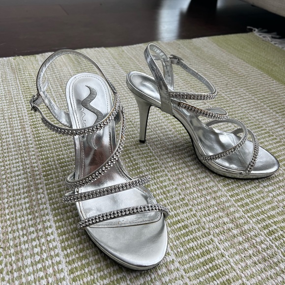 Silver rhinestone/ sparkly heels - Picture 1 of 1